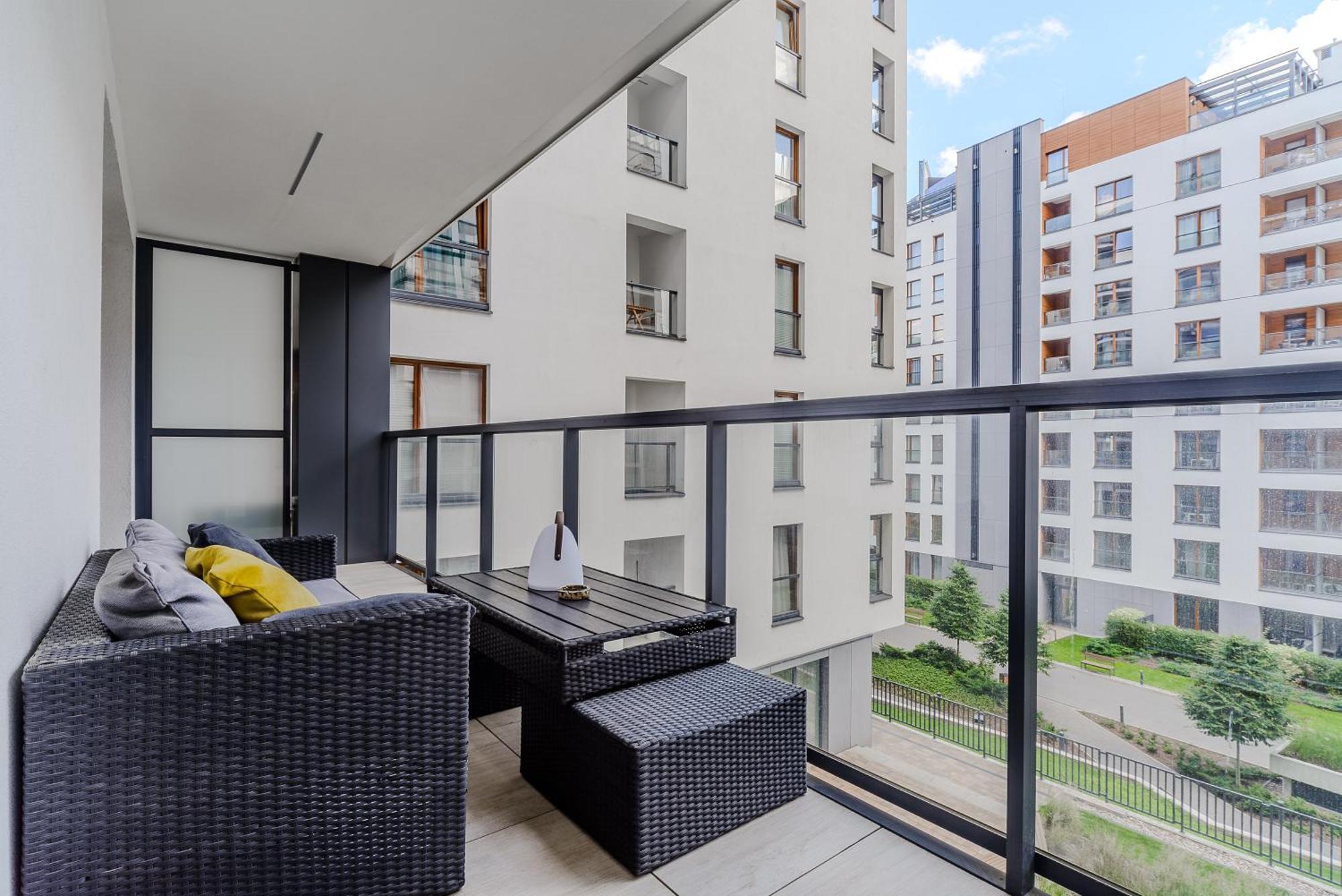 Cozy Family Apartments With Balcony Near Zlote Tarasy Warszawa Eksteriør billede