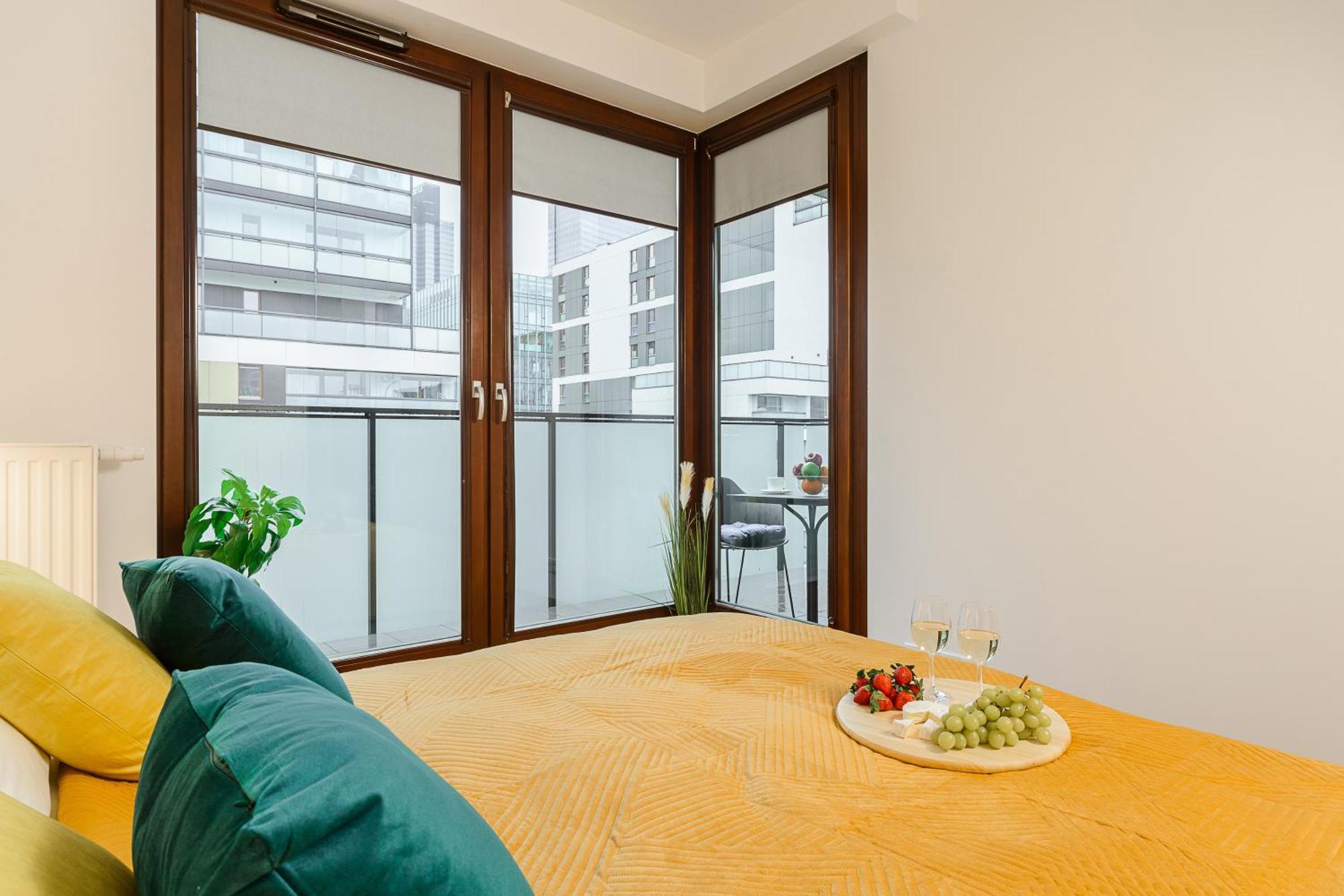 Cozy Family Apartments With Balcony Near Zlote Tarasy Warszawa Eksteriør billede