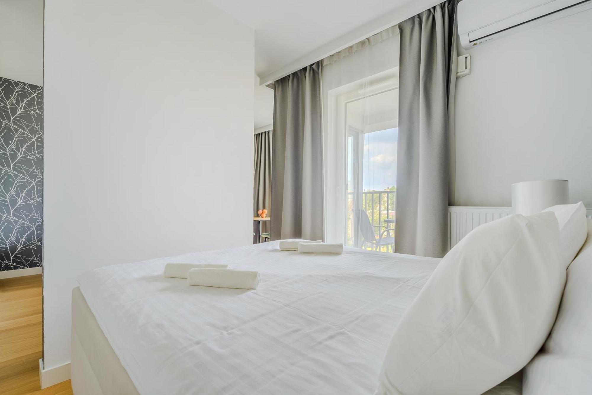 Cozy Family Apartments With Balcony Near Zlote Tarasy Warszawa Værelse billede
